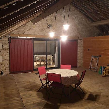 Appartement Le Saint Maur Neuville-du-Poitou Exterior foto